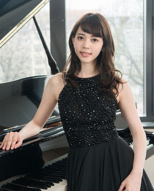 Fuyuko Nakamura erteilt Klavier-Unterricht an der B&B Musikschule Berlin