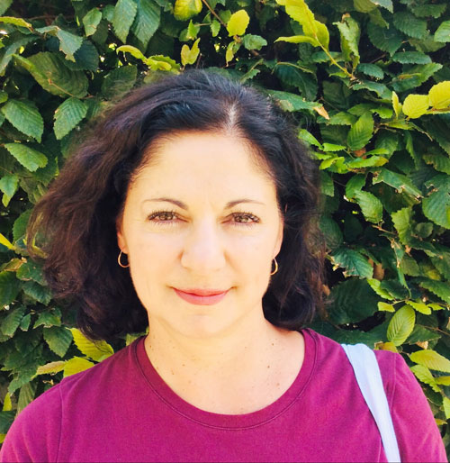 Regina Knobel erteilt Klavier-Unterricht an der B&B Musikschule Berlin