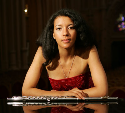 Tamara Roy-Iynda Solo-Flötistin aus Kiev unterrichtet an der B&B Musikschule Berlin Querflöte