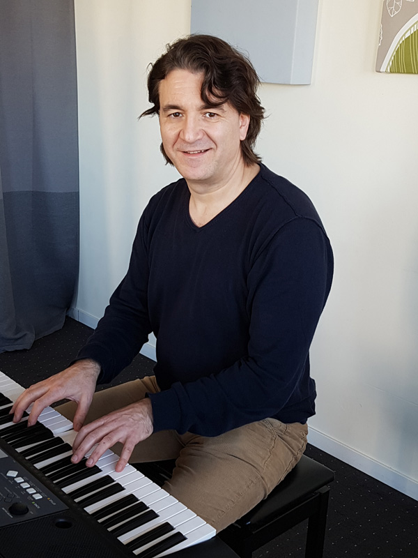 Keyboardunterricht bei Bruno Bernhardt in der B&B Musikschule Berlin